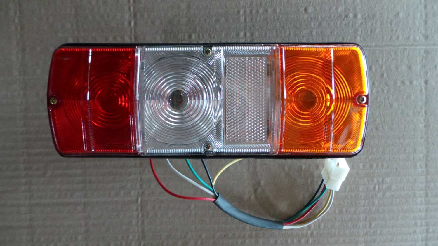 Фонарь задний 4130000213 Фонарь задний 4130000213