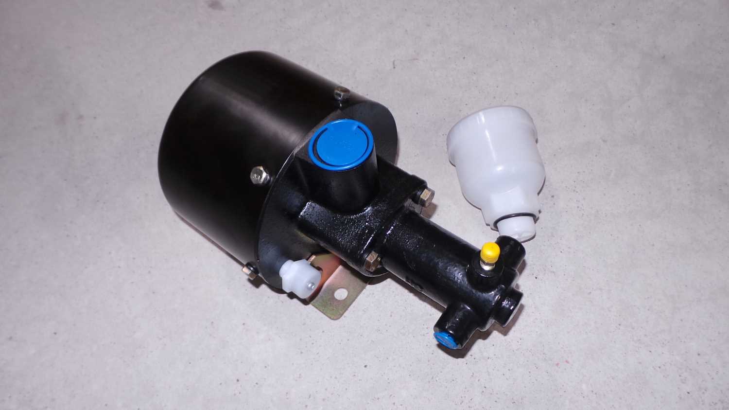 Цилиндр тормозной 800901152 (КОРОТКИЙ) XCMG Цилиндр тормозной 800901152 (КОРОТКИЙ) XCMG