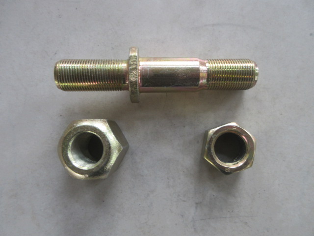 Шпилька колеса с гайкой 250300312/250300296 XCMG Шпилька колеса с гайкой 250300312/250300296 XCMG