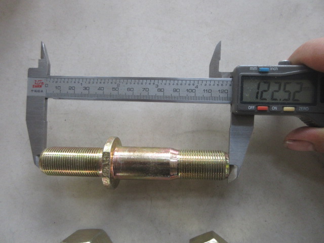 Шпилька колеса с гайкой 250300312/250300296 XCMG Шпилька колеса с гайкой 250300312/250300296 XCMG