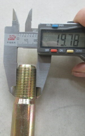 Шпилька колеса с гайкой 250300312/250300296 XCMG Шпилька колеса с гайкой 250300312/250300296 XCMG